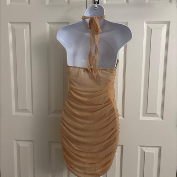 Dollskill Tic Toc tan halter neck ruched dress Size L #summerdress #halterneck - Picture 4 of 10